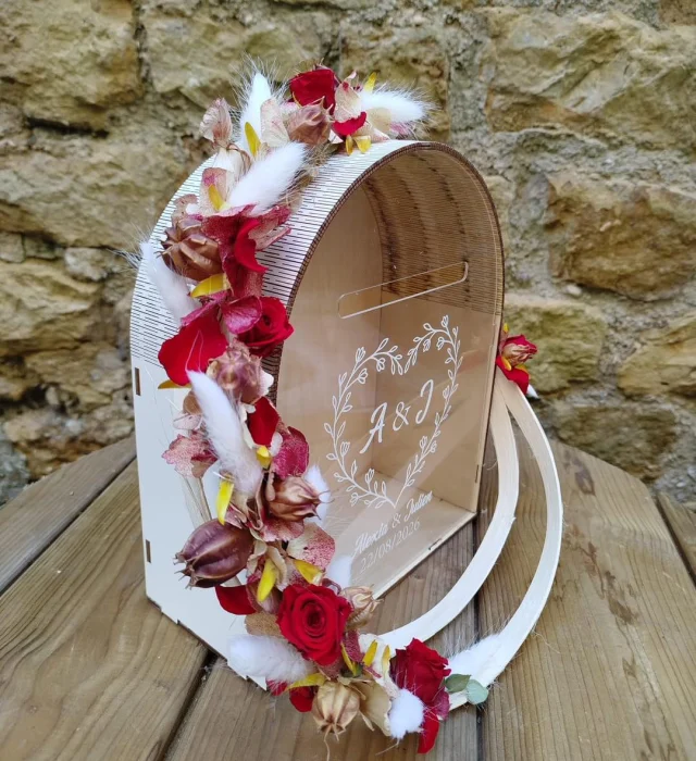 🤍 Retour sur les beaux mariages de cet été…

Cet été encore, Aux Sabots Fleuris a eu le bonheur de fleurir de magnifiques journées et de participer à tous ces moments uniques. 💐✨

Bouquets de mariée, compositions, décoration de cérémonie ou de réception… chaque création a été imaginée avec soin pour accompagner les mariés dans leur grand jour.

Merci pour votre confiance 🤎

💍 Un mariage en préparation ? Marie et son équipe sont à vos côtés pour donner vie à vos envies florales.