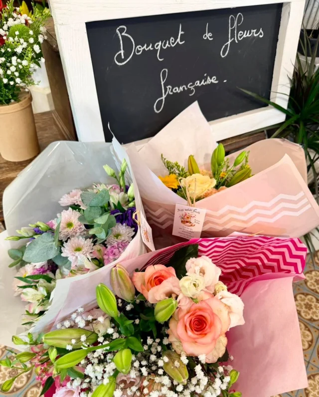 🌸🇫🇷 Laissez-vous tenter par nos bouquets de fleurs françaises, prêts à partir !

Des créations fraîches, colorées et composées avec des fleurs cultivées en France, pour offrir… ou simplement vous faire plaisir. 💐

✨ Passez en boutique, choisissez votre coup de cœur et repartez avec un bouquet prêt à illuminer votre journée.

📍 À découvrir Aux Sabots Fleuris, 20 rue Saint-Louis à Charleville-Mézières.