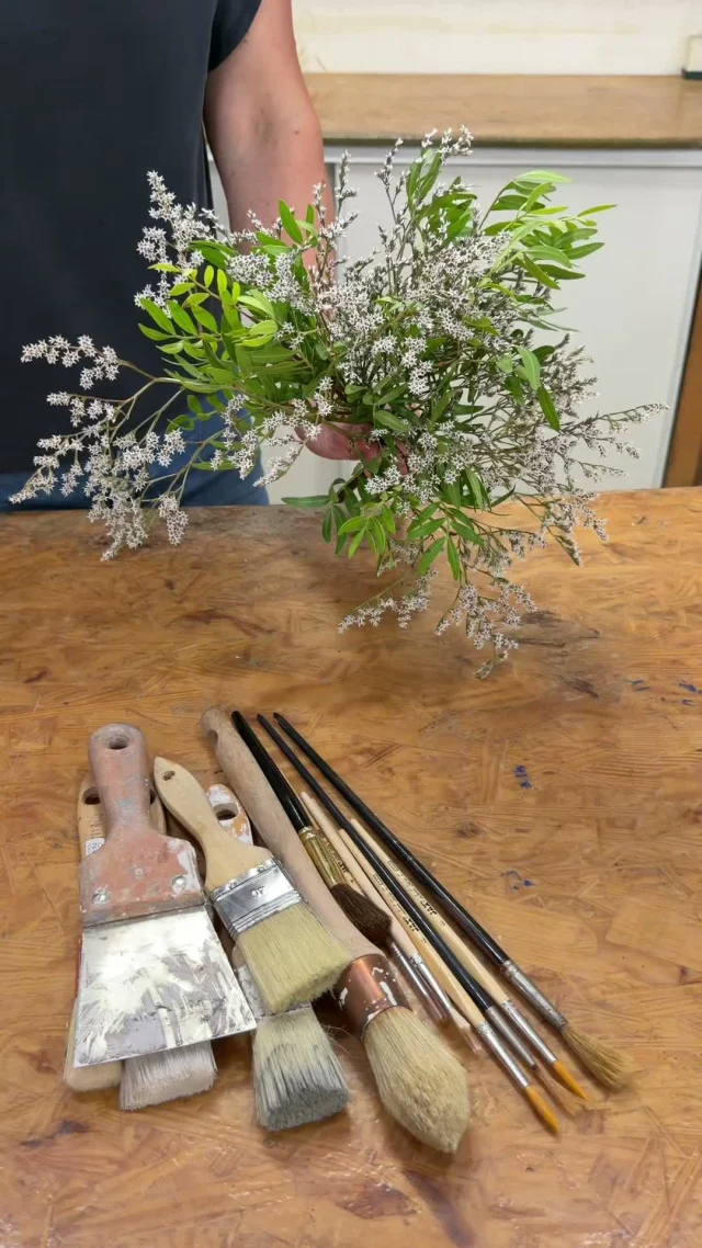 🚧 Pssst… on a un petit chantier à vous annoncer ! 🌸

Afin de vous accueillir dans un espace encore plus agréable, Aux Sabots Fleuris sera fermé pour travaux du samedi 1er août au soir jusqu’au mardi 25 août au matin.

💐 Pensez à anticiper vos commandes avant notre fermeture.

Merci pour votre compréhension… et rendez-vous le 25 août pour découvrir la suite ! 🤎
